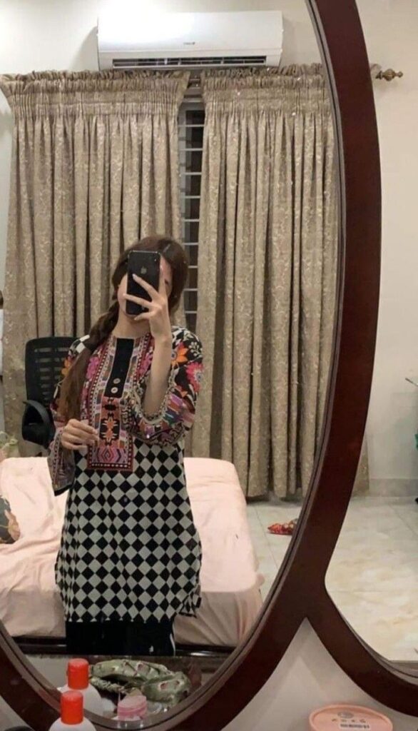 Mirror Selfie Girl