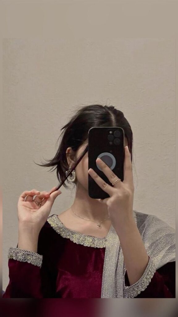 Mirror Selfie Girl